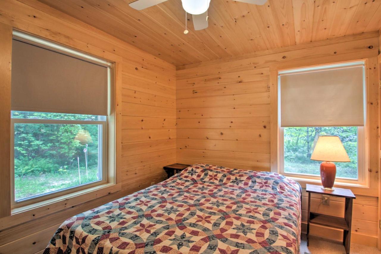 Family Cabin With Beach Access On Panther Pond Raymond Экстерьер фото